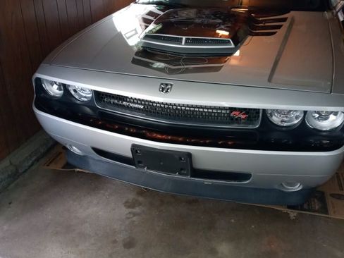 Used 2010 Dodge Challenger R/T image 4