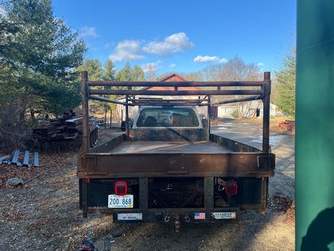 Used 2003 Ford F550 2WD Regular Cab Super Duty image 2
