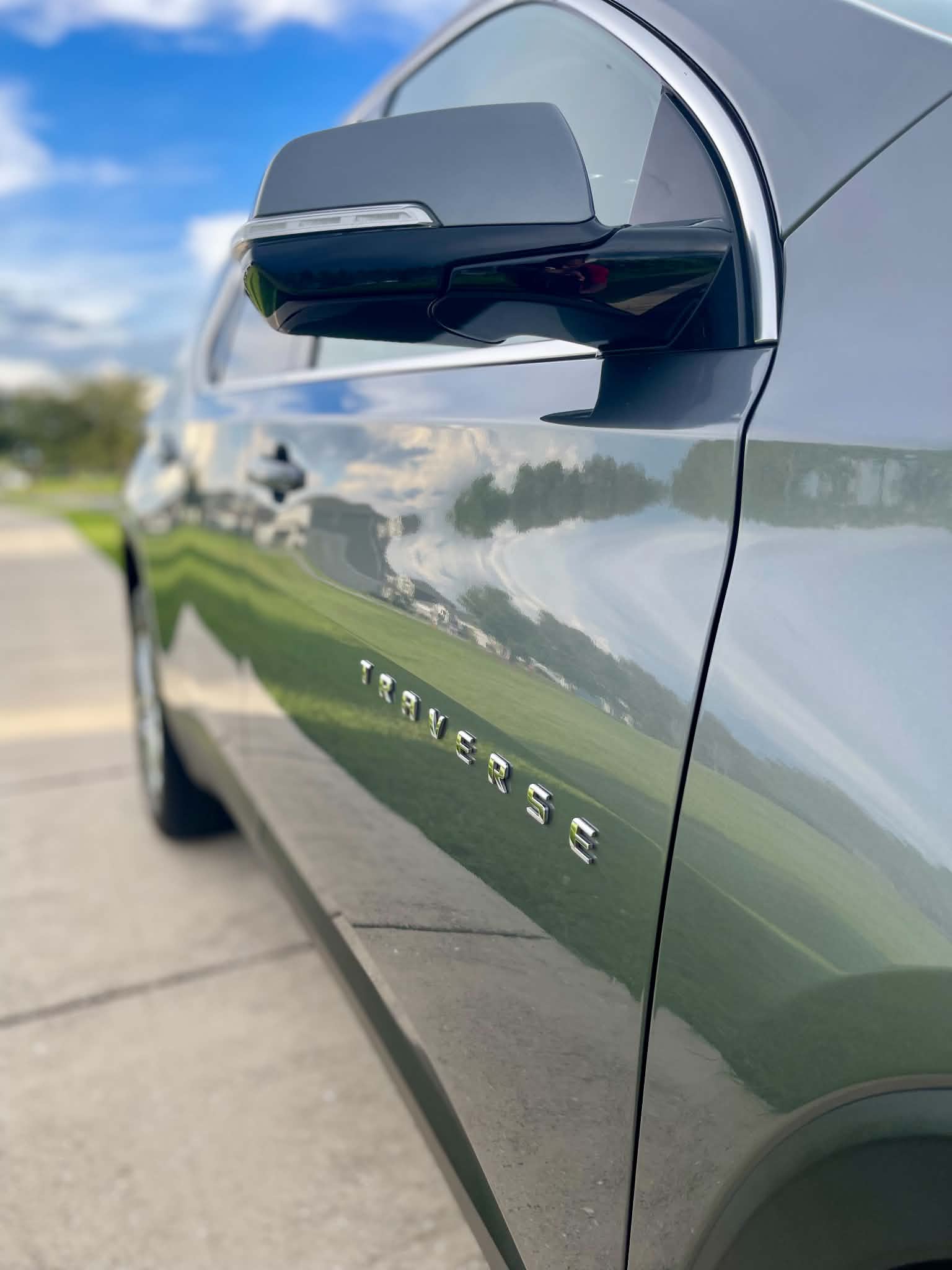 Used 2019 Chevrolet Traverse LT FWD image 19