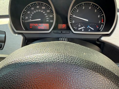 Used 2004 BMW Z4 2.5i RWD image 9
