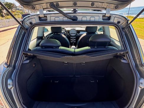 Used 2010 MINI Cooper Hardtop image 12