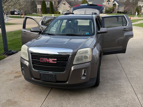 Used 2010 GMC Terrain SLT image 13