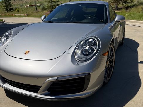Used 2017 Porsche 911 Carrera 4S AWD/4WD image 2