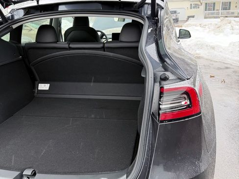 Used 2024 Tesla Model Y Long Range image 24