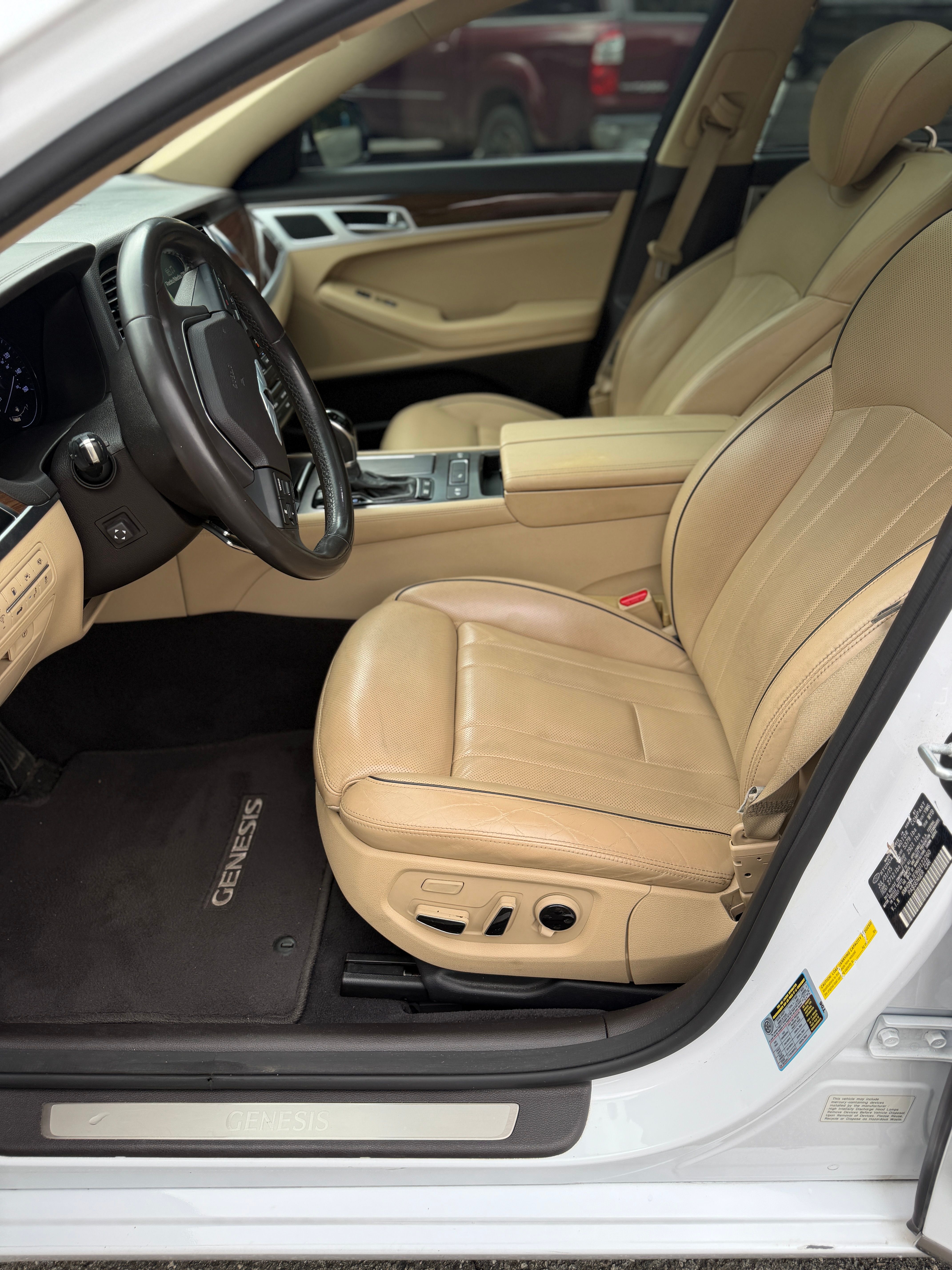 Used 2016 Hyundai Genesis 3.8 w/ Option Group 03 RWD image 10