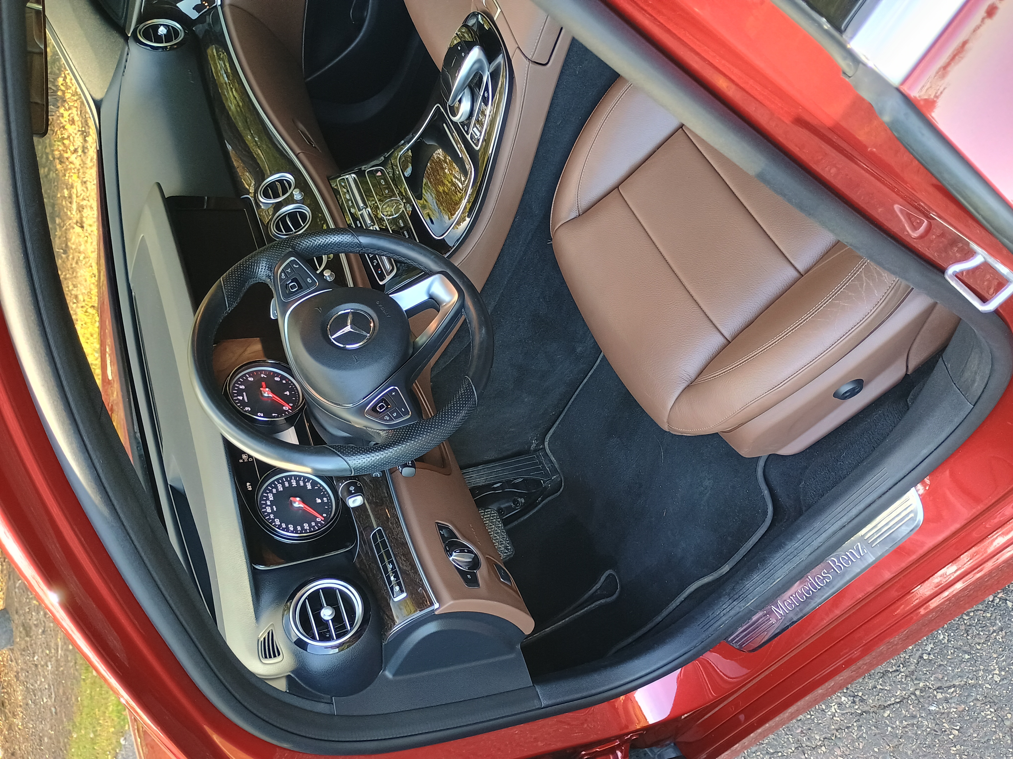Used 2018 Mercedes-Benz E 400 4MATIC Sedan image 8