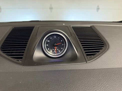 Used 2020 Porsche Macan image 12