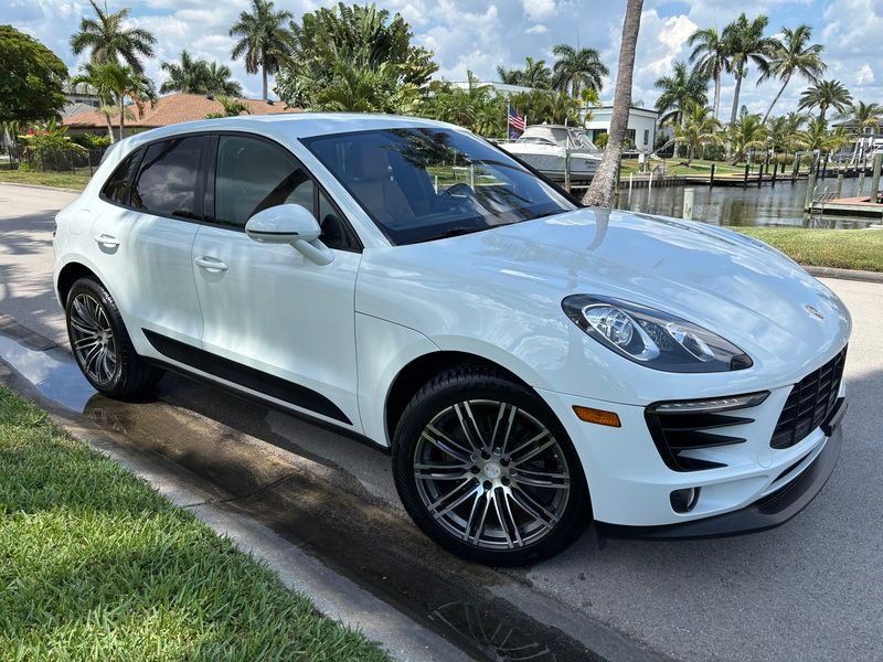 Used 2018 Porsche Macan Sport Edition AWD/4WD image 5