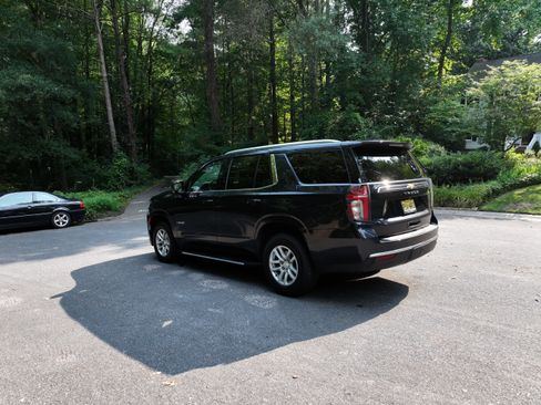 Used 2023 Chevrolet Tahoe LT RWD image 2