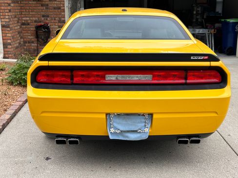 Used 2010 Dodge Challenger SRT8 w/ SRT Option Group II RWD image 5