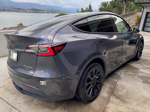 Used 2021 Tesla Model Y Long Range image 6