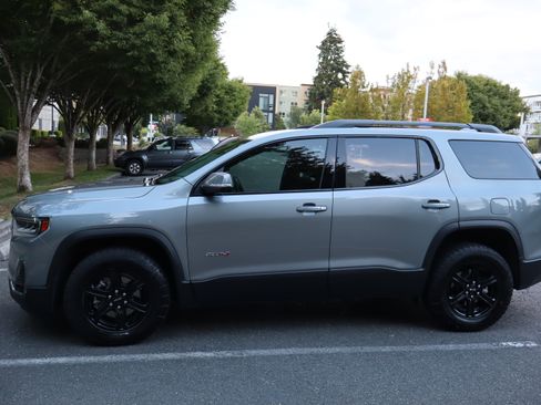 Used 2023 GMC Acadia AT4 w/ Technology Package AWD/4WD image 8