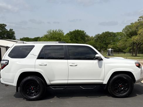 Used 2018 Toyota 4Runner TRD Off-Road Premium image 8