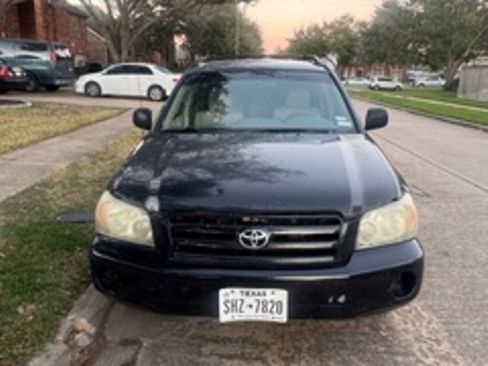 Used 2006 Toyota Highlander 2WD w/ 3rd Row image 4