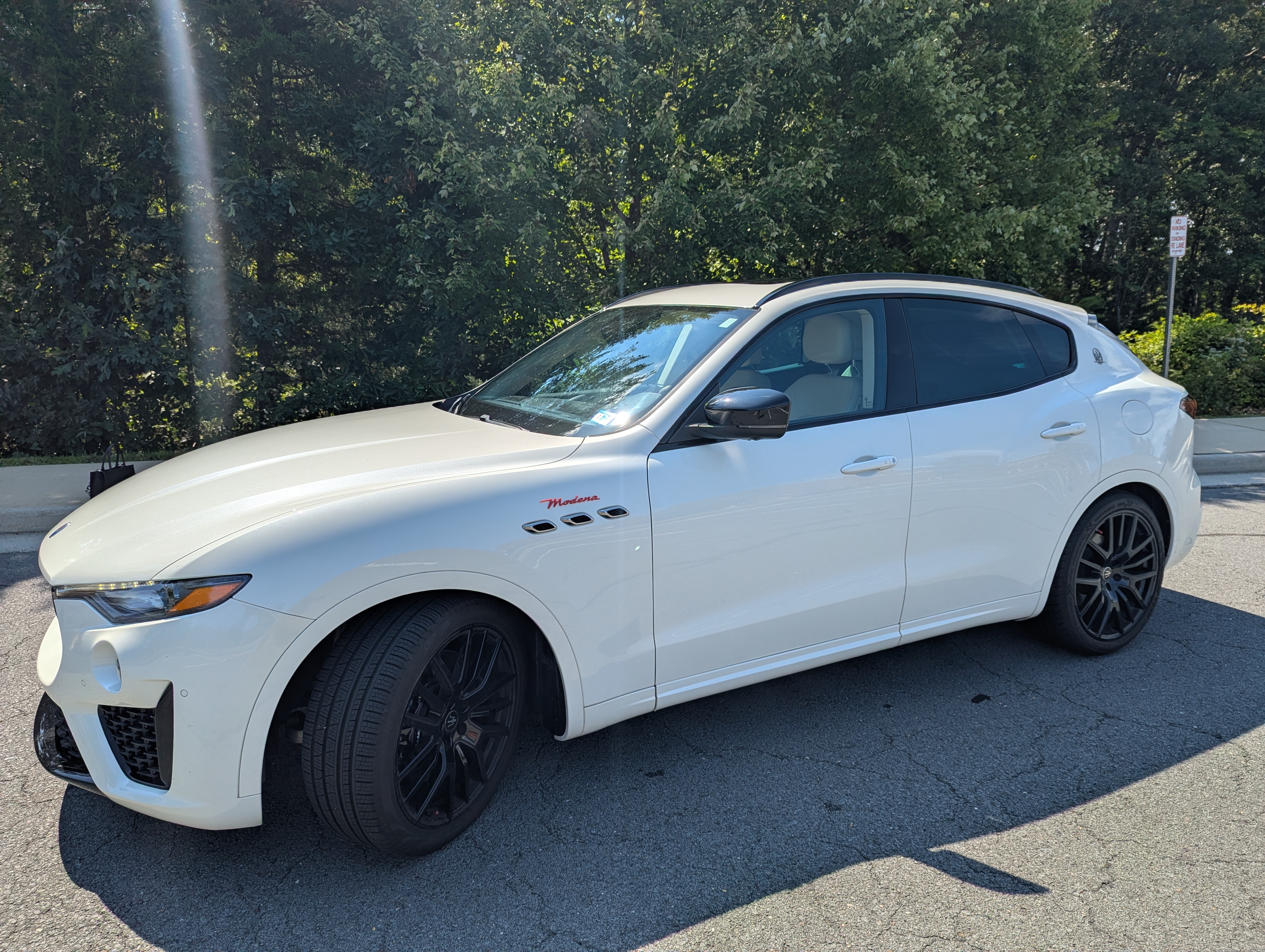 Used 2021 Maserati Levante S AWD/4WD image 6