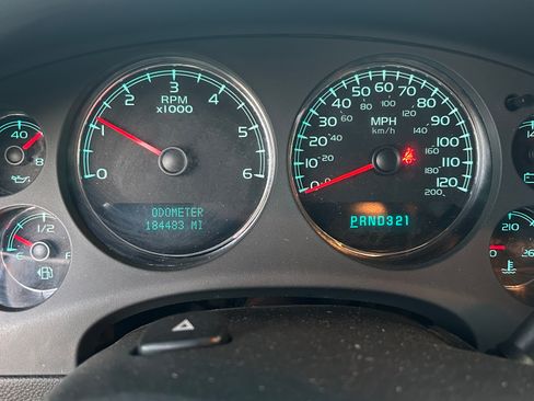 Used 2008 Chevrolet Suburban LT image 8