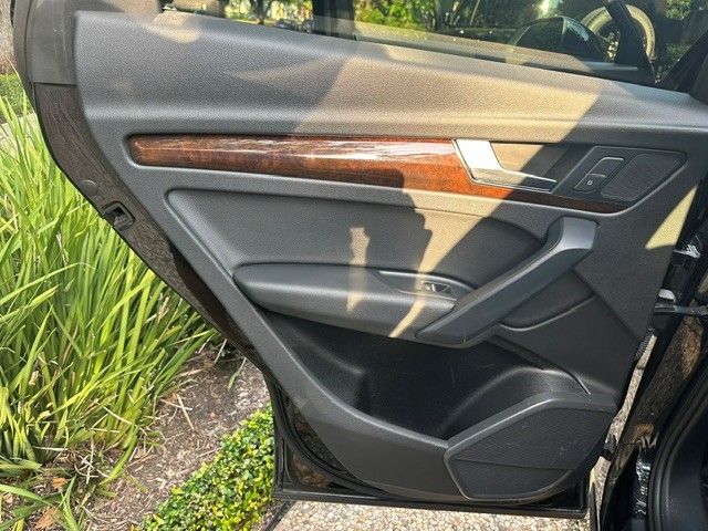 Used 2019 Audi Q5 2.0T Premium AWD/4WD image 12