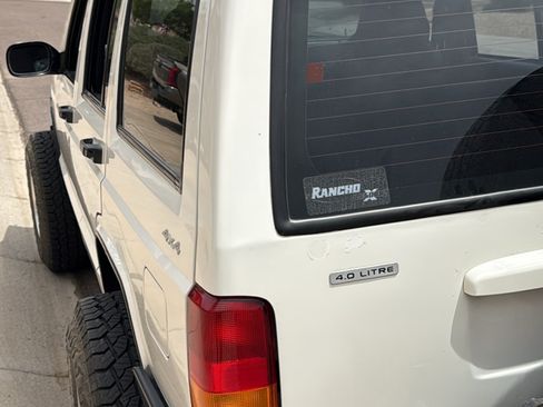 Used 2001 Jeep Cherokee Sport AWD/4WD image 2