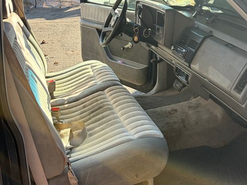 Used 1993 Chevrolet Silverado 1500 2WD Regular Cab image 13