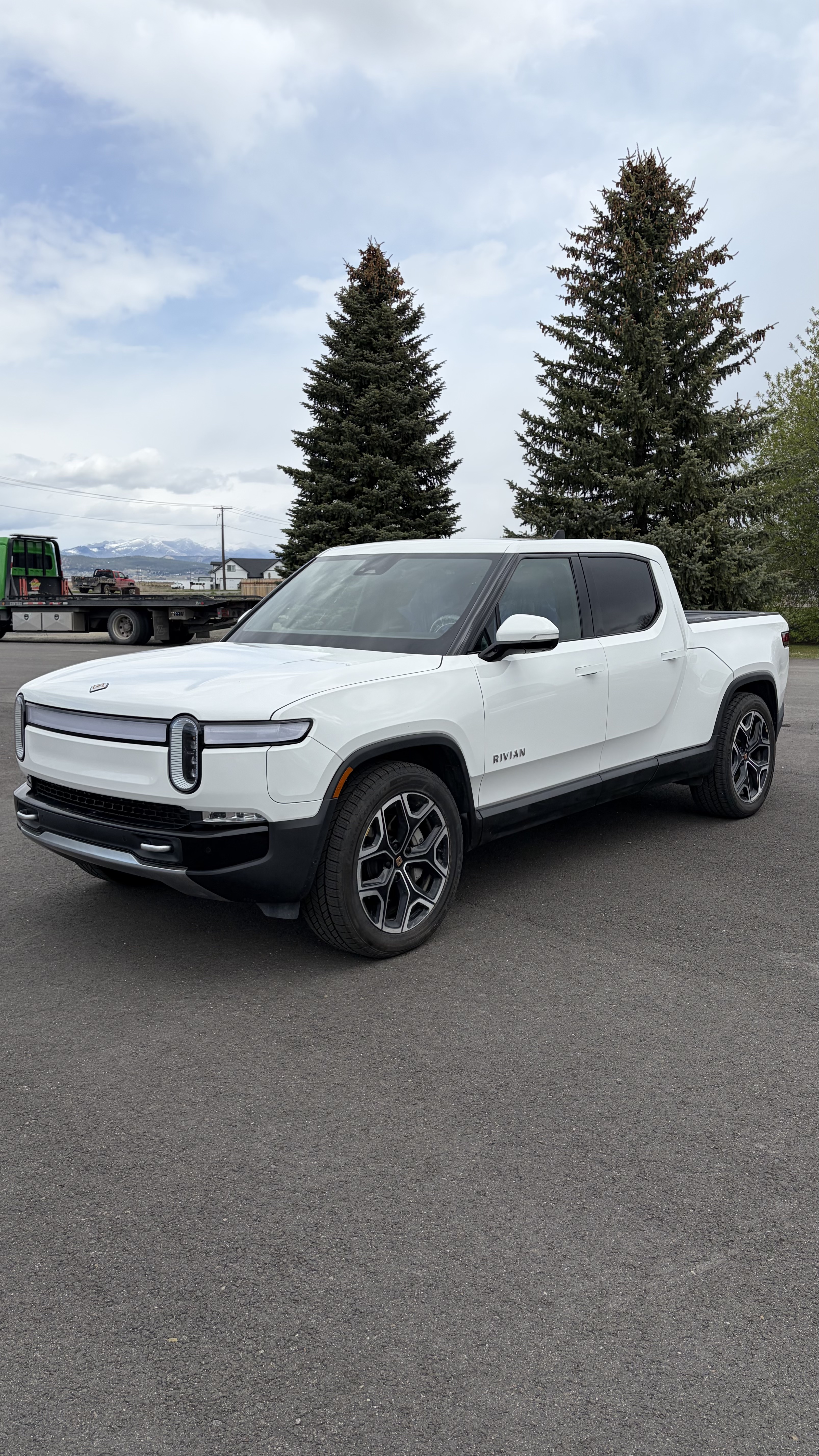 Used 2024 Rivian R1T Adventure Dual AWD/4WD image 8