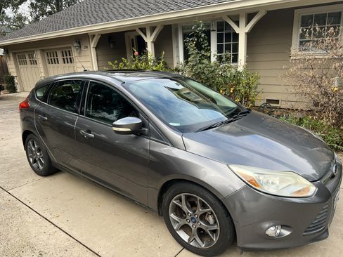 Used 2013 Ford Focus SE image 1