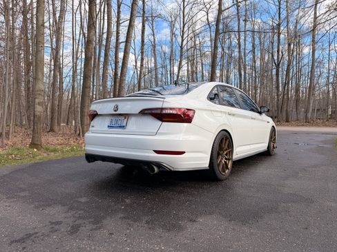 Used 2019 Volkswagen Jetta GLI FWD image 5