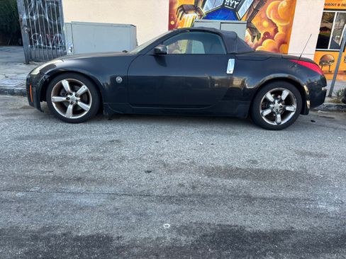 Used 2008 Nissan 350Z Enthusiast RWD image 6
