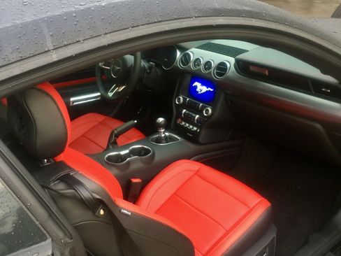 Used 2018 Ford Mustang GT Premium w/ GT Performance Package image 8