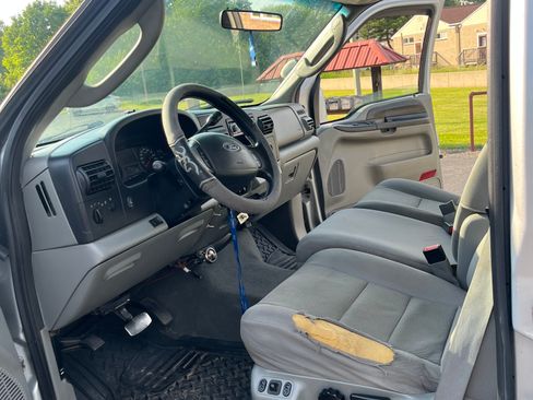 Used 2005 Ford F350 XLT AWD/4WD image 8