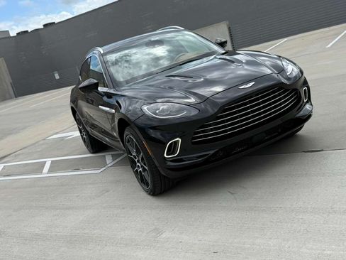 Used 2021 Aston Martin DBX image 16