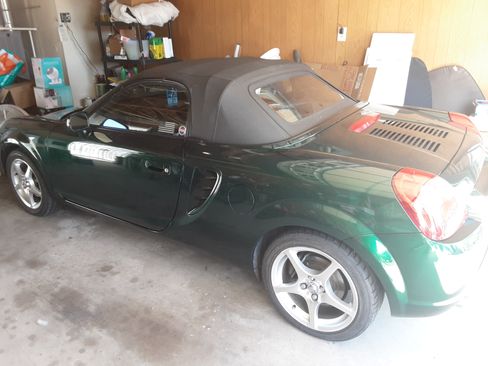 Used 2003 Toyota MR2 image 22