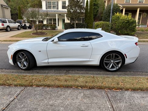 Used 2017 Chevrolet Camaro LT image 8