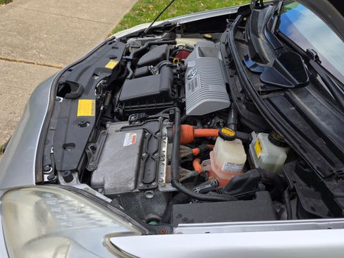 Used 2010 Toyota Prius Three image 4