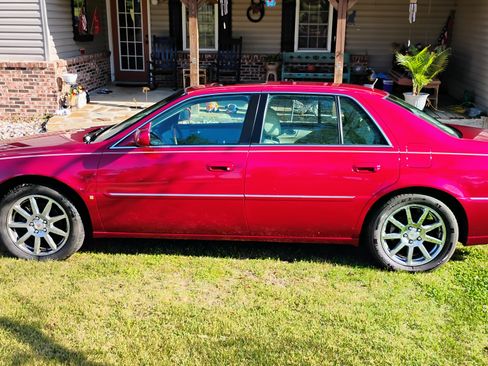 Used 2008 Cadillac DTS Performance image 1