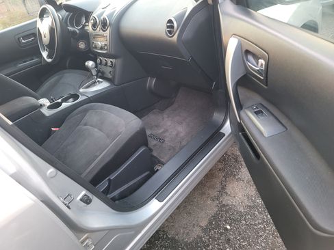 Used 2011 Nissan Rogue S image 18