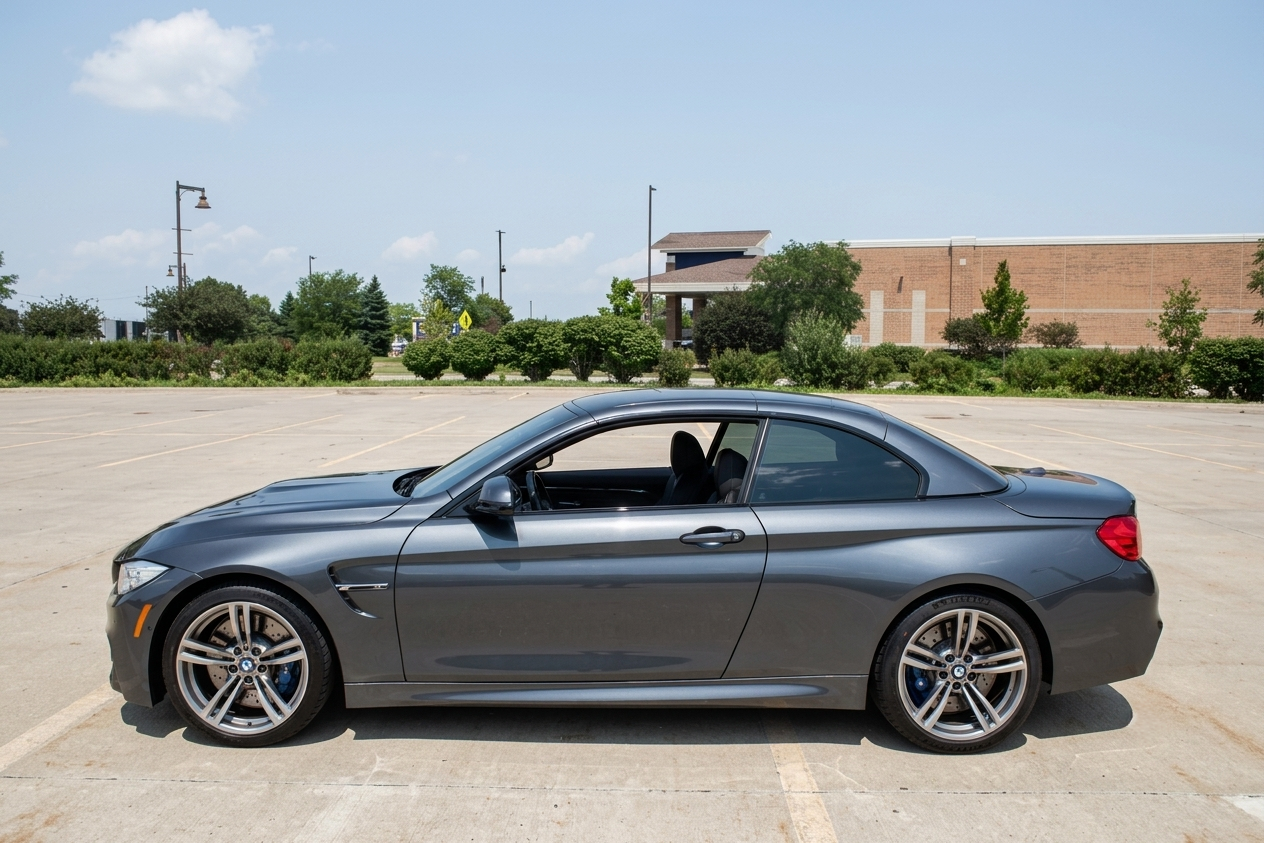 Used 2015 BMW M4 Convertible RWD image 4