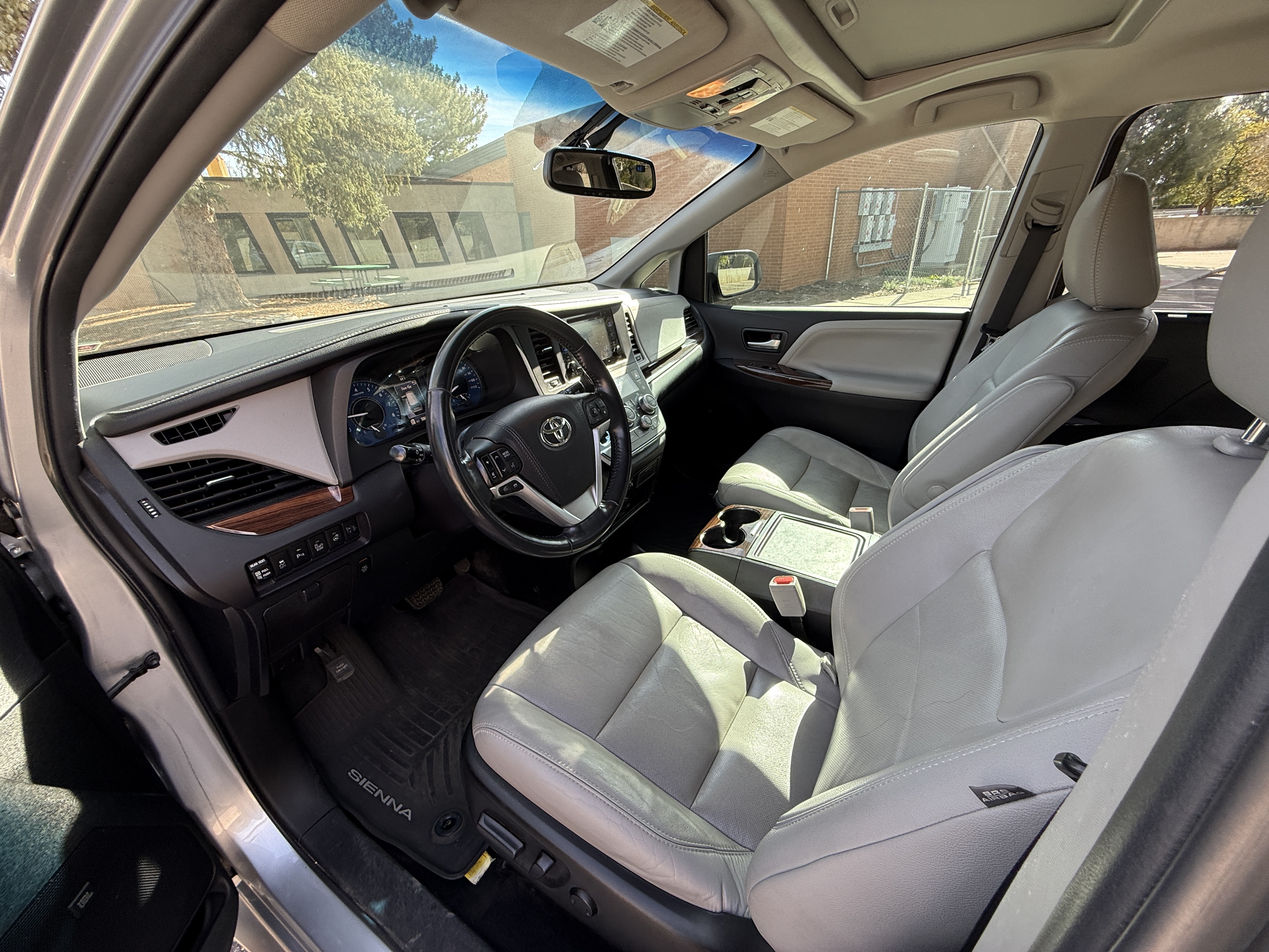 Used 2017 Toyota Sienna Limited Premium AWD/4WD image 14