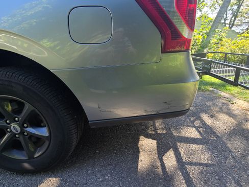 Used 2021 Ford Expedition Max XLT image 12