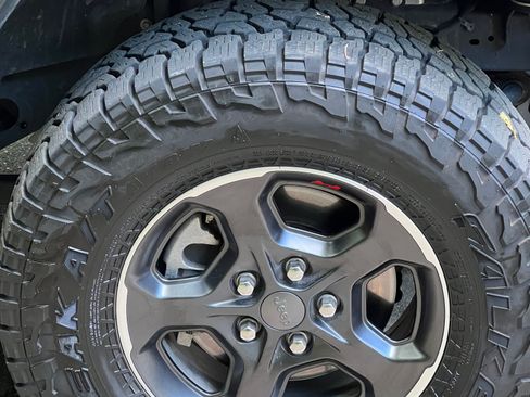 Used 2023 Jeep Gladiator Rubicon w/ LED Lighting Group image 21