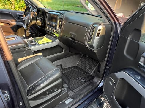 Used 2018 Chevrolet Silverado 1500 LTZ Z71 w/ Centennial Edition AWD/4WD image 13