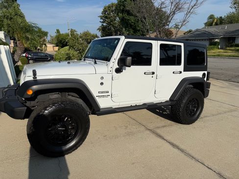 Used 2017 Jeep Wrangler Unlimited Sport w/ Quick Order Package 24S AWD/4WD image 2