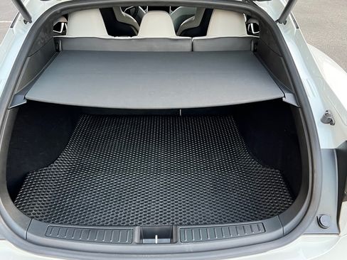 Used 2015 Tesla Model S 70D image 6