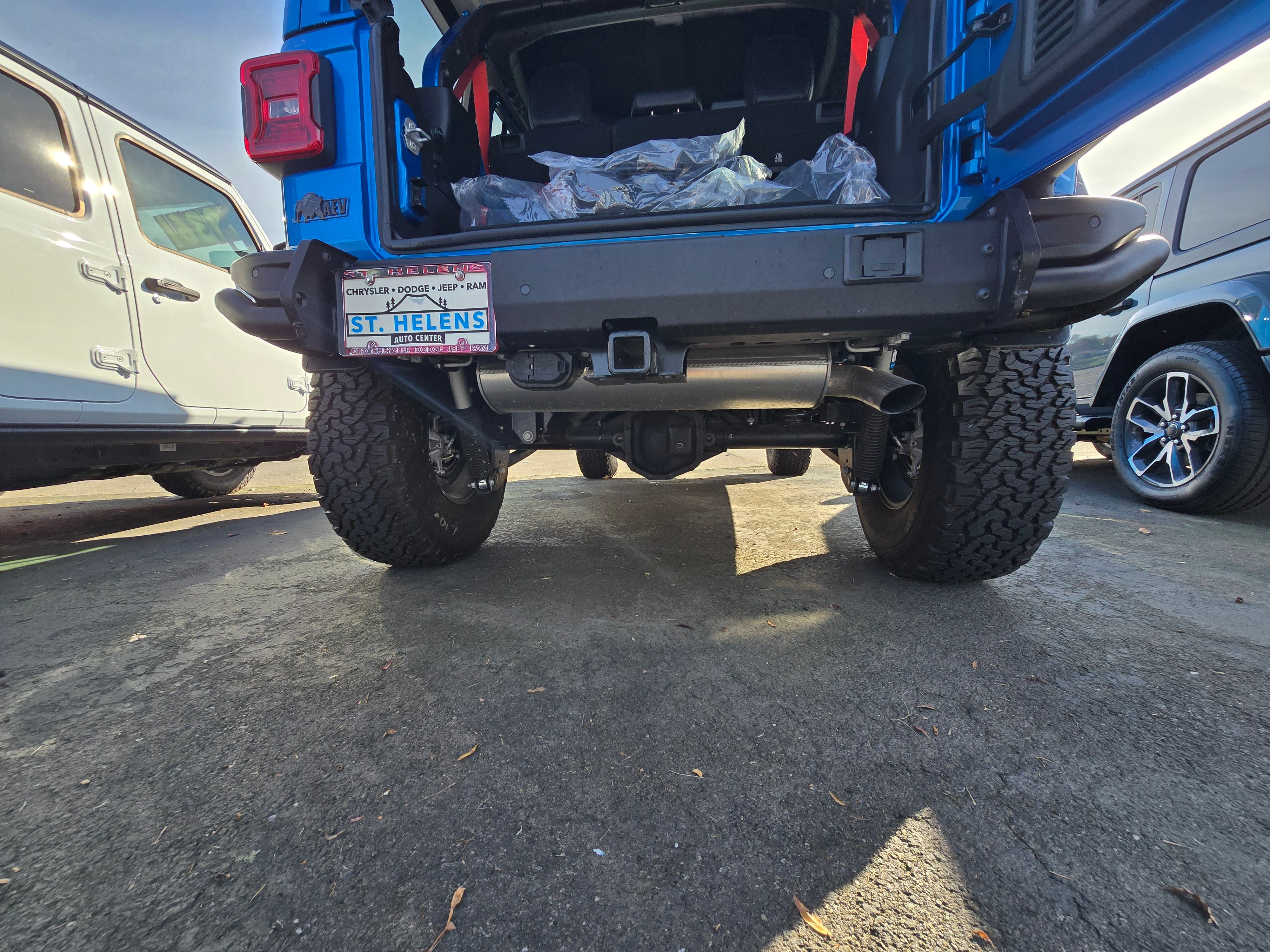 Used 2023 Jeep Wrangler Unlimited Rubicon 4xe AWD/4WD image 25