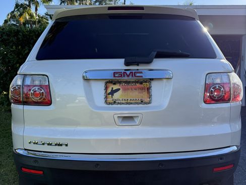 Used 2011 GMC Acadia SLT w/ LPO, 'HIT The Road' Package image 6