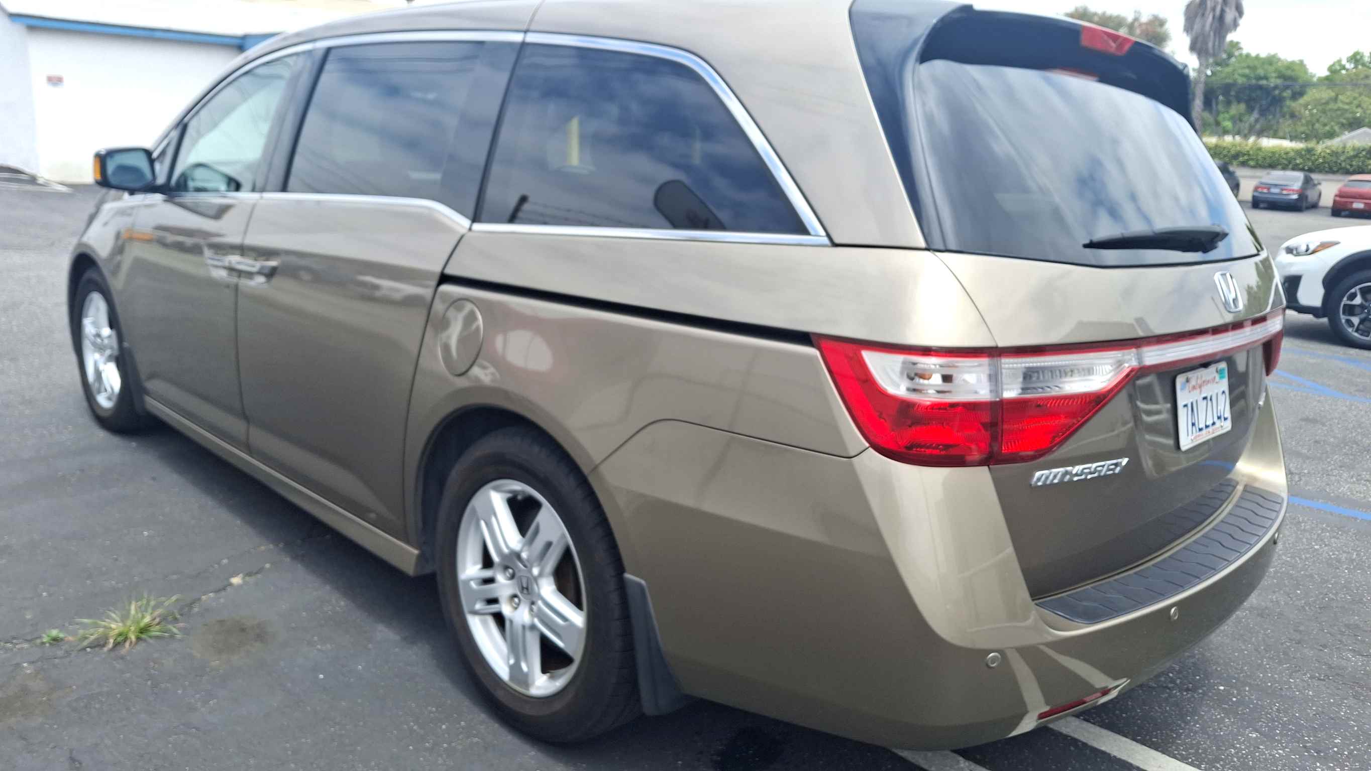 Used 2013 Honda Odyssey Touring Elite image 4