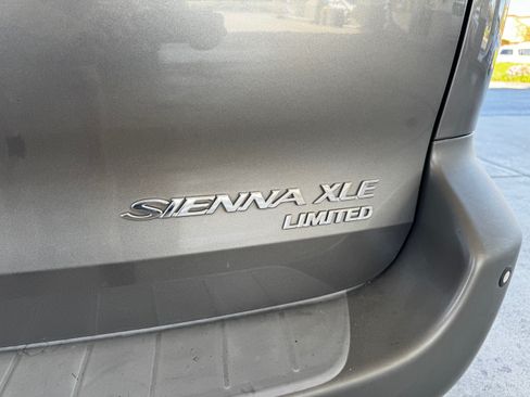 Used 2005 Toyota Sienna XLE Limited image 8