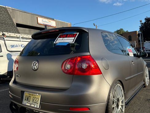 Used 2008 Volkswagen R32 AWD/4WD image 8