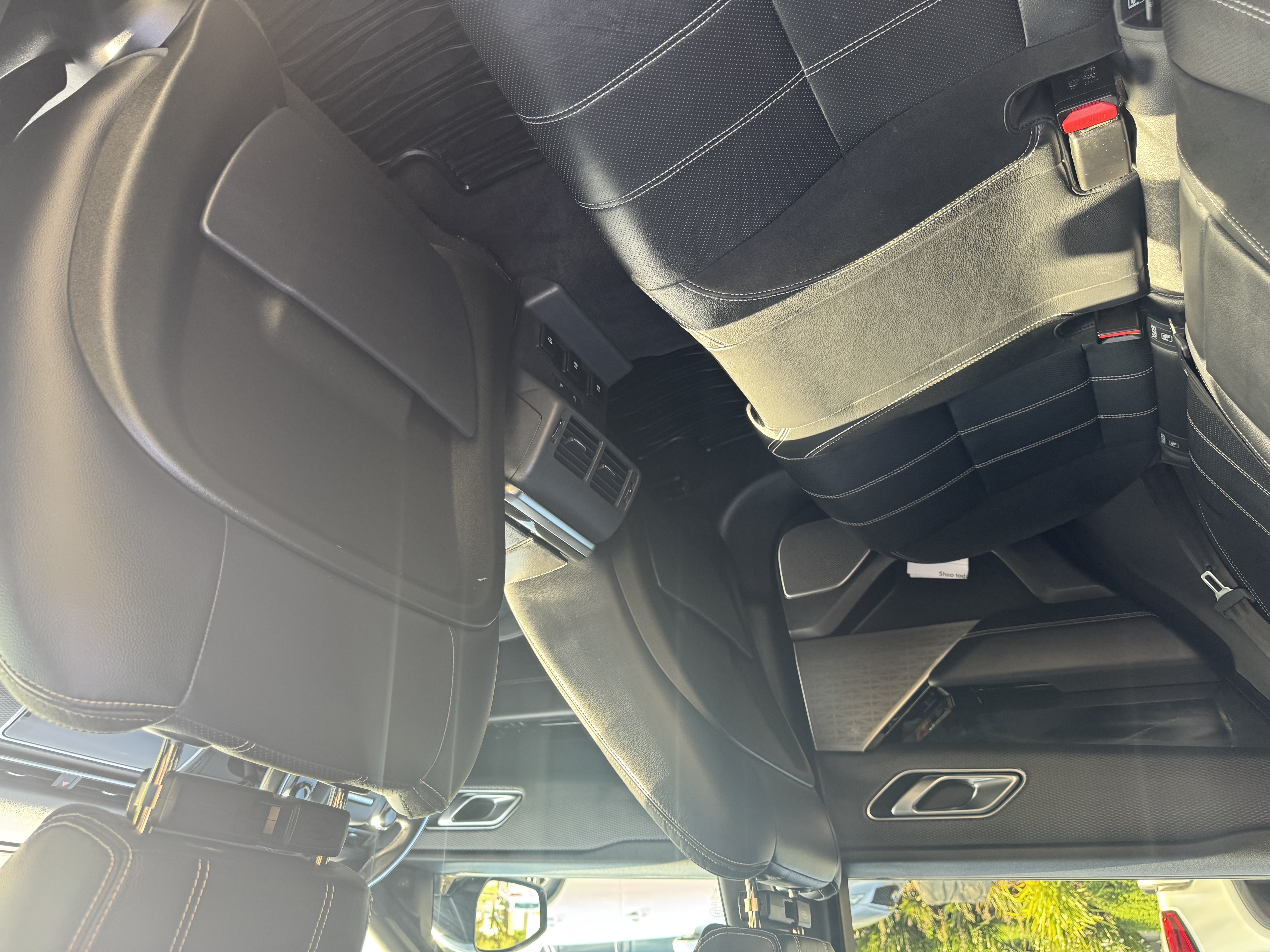 Used 2019 Land Rover Range Rover Velar R-Dynamic SE AWD/4WD image 6