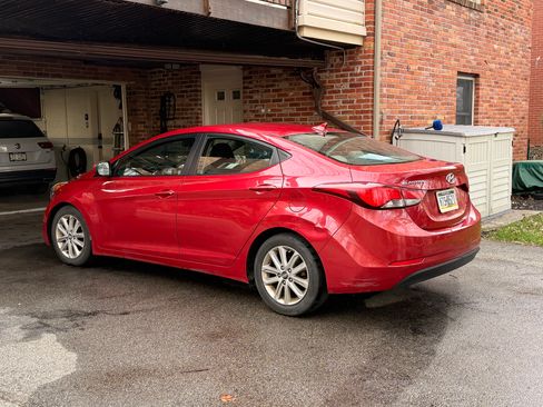 Used 2015 Hyundai Elantra SE w/ Option Group 02 image 6