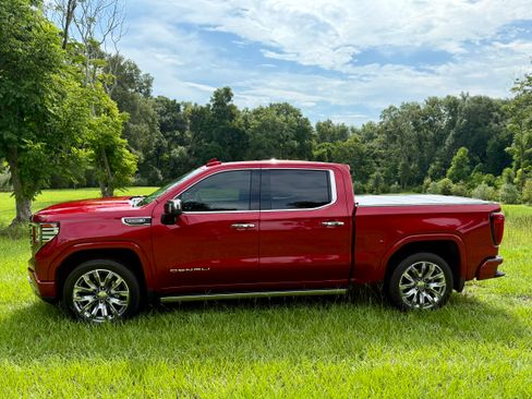 Used 2024 GMC Sierra 1500 Denali AWD/4WD image 2